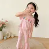 Conjunto de Calça Flare Dopamina para Meninas com Camiseta de Manga Curta, Calça Longa Fina de Verão, Estilo Elegante e Doce para Crianças Pequenas do Jardim de Infância