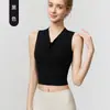 Top de yoga sin mangas para mujer con escote en V cruzado, copas incorporadas, diseño ajustado que estiliza la cintura, minimiza el ancho de los hombros y es un top deportivo de longitud corta