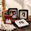 Suporte de mesa para porta-retrato de madeira maciça com cantos arredondados quadrado 4 polegadas 6 polegadas 7 polegadas Porta-retrato A4 pendurado na parede DIY mini porta-retrato pequeno dropshipping
