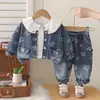 Traje de Mezclilla para Niñas, Estilo Primavera y Otoño, Elegante Conjunto de Tres Piezas para Niñas, Chaqueta y Pantalones de Manga Larga con Estampado para Bebé, Moderno Estilo Coreano