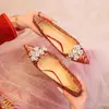 Nuevos Zapatos de Boda de Moda Primavera y Verano 2025 para Mujer, Elegantes y de Alta Gama Estilo Francés Tacón de Aguja Zapatos de Novia, Tacones Rojos Altos