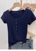 Camiseta feminina de manga curta com botões de cor sólida, primavera e verão, camisa de base interna, cintura justa, estilo ocidental, redutor de idade, com rosca