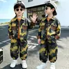 Traje de Dos Piezas Color Bloque de Mezclilla para Niños, Primavera y Otoño, Estilo Coreano, Conjunto Elegante de Dos Piezas para Niños, Ropa de Moda para Niños Pequeños