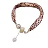 Cachecol de Seda Estampado de Leopardo Outono e Inverno Colar de Pérolas Corrente de Suéter Elegante de Alta Qualidade Design de Nicho Colar Versátil Joias para Mulheres