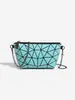Bolso de mujer nuevo de primavera de Japón y Corea, patrón de rombos geométricos, bolso de cadena versátil de un solo hombro, bolso de mano de hombro/cruzado moderno y a la moda