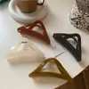 Estilo Japonés y Coreano Estilo Perezoso Clip Grande Brillante Triángulo Pinza para Agarrar el Cabello Elegante Todo Fósforo Parte Trasera de la Cabeza Pinza Tiburón Pinza para el Cabello Accesorios para el Cabello Vintage Francés