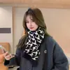 Bufanda de mujer pata de gallo tejida de lana invierno versátil estilo coreano alta calidad cálida linda bufanda chal para niña