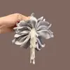 Pinza para el pelo de flor de cristal azul para mujer, Pinza para el pelo de borla de estilo chino nuevo de alta gama 2025 para la parte posterior de la cabeza, Pinza de tiburón