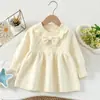 Vestido suéter para meninas, novo estilo outono e inverno, laço, vestido de tricô princesa, fofo, versátil, vermelho, para bebês meninas, vestido de Ano Novo