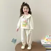 Moda Primavera Feminina Desenho Animado Conjunto Casual Novo Estiloso Blusa de Manga Longa com Gola e Calça Conjunto de Duas Peças