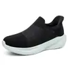 Sapatos tipo meia sem cadarço para casais, tênis leves para corrida, tamanhos grandes femininos masculinos, tênis casuais esportivos em malha fly-knit atacado