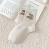 Calcetines de Peluche Lindos de Dibujos Animados de Media Pantorrilla para Mujer en Otoño, Calcetines Versátiles de Algodón con Felpa, Calcetines Zhuji al por Mayor