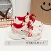 Zapatos de Malla Transpirables Estilo Papá para Niñas 2026 Primavera/Otoño Nuevos Zapatos Casuales Versátiles de Moda Infantil Zapatos Deportivos Individuales para Niños