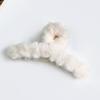 Tocado de peluche de plástico hecho a mano para mujer, bonito accesorio para el cabello con forma de tiburón peludo, venta al por mayor, novedad de primavera