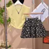 Traje de Niña Ropa de Verano 2025 Nuevo Estilo Moda Infantil para Niñas Conjunto de Dos Piezas de Verano con Falda para Bebé