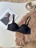 Sujetador de Media Copa Bajo para Mujeres con Pecho Pequeño, Estampado de Leopardo, Color Audaz y Vanguardista, Cierre Frontal, Push-Up sin Aros