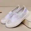 Novidade Outono 2026 Estilo Antigo Sapatos de Pano de Pequim Velho para Mulheres, Estilo Chinês Bordados Confortáveis Casuais Slip-On Sapatos Preguiçosos de Pescador