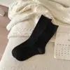 Meias de Caxemira Youjiaxiu Outono e Inverno para Mulheres, Meias Retrô Japonesas de Ponto Duplo, Meias Largas com Listras Verticais, Meias Lisas de Cano Médio