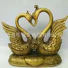Venta al por mayor de fábrica Esculturas Adornos Artesanales de Cisne de Cobre Decoraciones Elegantes para el Hogar Sala de Bodas Cisne de Cobre Fundido