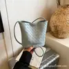 Bolsa Saco Transversal para Mulheres, Nova Bolsa Saco de Tecelagem Fashion Versátil, Estilo Coreano Simples e de Alto Padrão Bolsa de Ombro Transversal