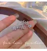 Pendientes Florales Estilo Tiktok para Mujer, de Moda y de Alta Gama, Estilo Minimalista, Pendientes de Flor de Circonita Súper Brillantes con un Toque de Elegancia