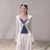Cardigã de tricô branco versátil com proteção solar, camisola floral, top de corte justo, deslumbrante conjunto de verão para mulheres