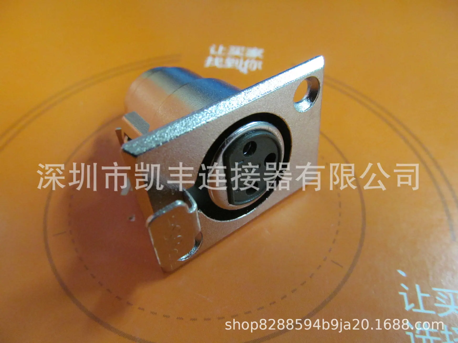 日式卡侬 方板母座1