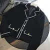 Elegante chaqueta corta de tweed negra de alta gama estilo Chanel para mujer, novedad otoño 2026