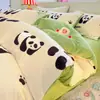 Juego de ropa de cama de cuatro piezas de terciopelo de leche, con una funda de edredón gruesa de forro polar coral de doble cara y un juego de sábanas de franela, perfecto para el invierno