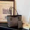 Elegante Bolso Tote 2026 Verano Moderno Bolso de Compras para Mujer Versátil Casual Bolso de Hombro