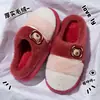 Lindas pantuflas de algodón con diseño de oso de dibujos animados para mujer, para otoño e invierno, forradas de felpa, cálidas, de punta cerrada, suela gruesa, antideslizantes, pantuflas de felpa