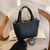 Bolsa de Mão Estilo Coreano Fashionável para o Dia a Dia Bolsa Saco para Mulheres 2026 Novo Modelo de Comércio Exterior Bolsa de Ombro Simples com Padrão de Lichia Bolsa Transversal