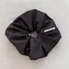 Faixa de Cabelo Preta Estilo Hepburn Francês de Luxo para Mulheres Headband Bola Baixa Rabo de Cavalo Baixo Acessórios de Cabelo Novo Estilo 2025