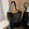 Bolso Transfronterizo Grande para Mujer 2026 Nuevo Otoño e Invierno Versátil Simple Bolso de Hombro Bolso Cubo de Venta Caliente para Viajes