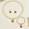 Amazon Venta Caliente Transfronteriza Set de Collares Nicho Corazón Diseño de Goteo de Aceite Pendientes Pulsera Versátil de Lujo Ligero Joyería para Mujeres