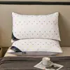 Hotel Hilton Garden Cinco Estrellas Almohada Tridimensional Almohada de Terciopelo de Plumas Núcleo de Almohada Hogareño para Adultos Almohada Cervical Acolchada Venta al por Mayor