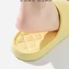 Chinelos de Casa Eva Embossed de Luxo Leve para o Verão, Estilo Casal Unissex, Sola Macia, Antiderrapante, Silencioso, Adequado para Uso Externo, Atacado do Fabricante