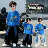 Roupa infantil, coleção de outono 2026 para meninos, novo estilo para crianças médias e maiores, roupas de primavera e outono, conjunto de duas peças de manga comprida para meninos