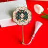 Fabricante Espejo de Mano Pequeño Fresco Espejo de Maquillaje Celebridad de Internet Panda Souvenir Cultural y Creativo de Xi'an Artesanías de Viaje Venta al por Mayor