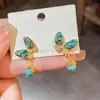 Brincos de Prata Banhados a Ouro 18K com Agulha de Prata, Zircônia Imitação de Pérola Borboleta Estilo Palácio Brincos de Luxo para Mulheres