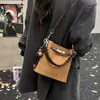 Bolso cubo transfronterizo, bolso cruzado de lujo ligero para mujer, bolso de mano de gran capacidad estilo coreano moderno, bolso de hombro de diseño de nicho retro