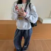 Top estilo europeo blanco-gris primavera y otoño nuevo cuello redondo nuevo sudadera con capucha suelto adelgazante versión coreana diseño petite sentido superior