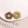 Parche de Joyería Acrílica con Estampado de Leopardo y Flor Hueca Estilo Europeo y Americano Nuevo Accesorios para Pendientes y Llaveros DIY