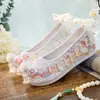 Sapatos Bordados Tradicionais de Primavera e Outono Combinados com um Qipao, Sapatos de Salto Escondido Estilo Han, Sapatos Hanfu de Estilo Antigo para Mulheres, Combinados com uma Saia Mamian