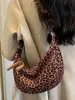 Elegante bolso de axila tipo "bollo" de Shuai Mi para el día a día, nuevo modelo de verano 2026, alto valor estético, bolso de hombro y cruzado retro de nicho