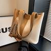 Bolso Grande de Mujer Modelo Nuevo 2026 Bolso de Hombro Simple Versátil con Acabado de Alta Calidad para Verano, Adecuado para la Clase y el Trayecto Diario Bolso Tote