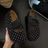 Sandálias de franja estilo boho de outono, exóticas e românticas, perfeitas para as férias - A tendência mais quente em calçados casuais femininos de 2024