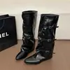 Botas com fivela de cinto, botas femininas de bico fino com salto alto, botas longas de nicho, botas de cano alto, botas de montaria femininas, botas de primavera e outono, design retrô