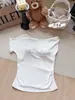 T-shirt Curta Sexy Estilo Americano Picante para Mulheres, Design de Nicho para o Verão, Top Assimétrico de Manga Curta Slim-Fit Pura Desejo