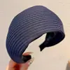 Faixa de cabeça larga de tricô minimalista e elegante estilo coreano para mulheres, novo modelo 2026, adequada para uso diário, projetada para realçar a aparência da linha do cabelo e pode ser usada como faixa de cabeça para lavar o rosto ou presilha de cabelo